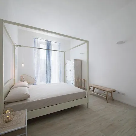 Agatocley, Ai Piedi Di Ortigia