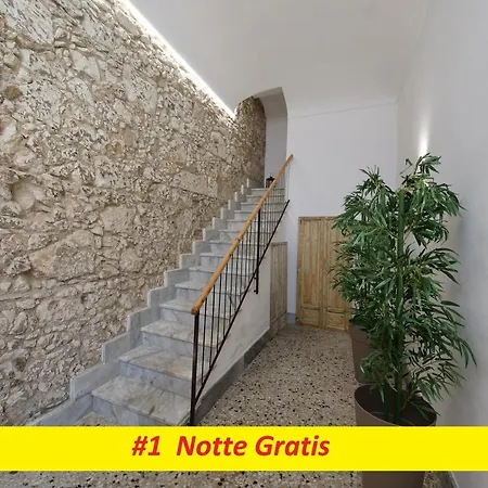 Agatocley, Ai Piedi Di Ortigia * סירקוזה