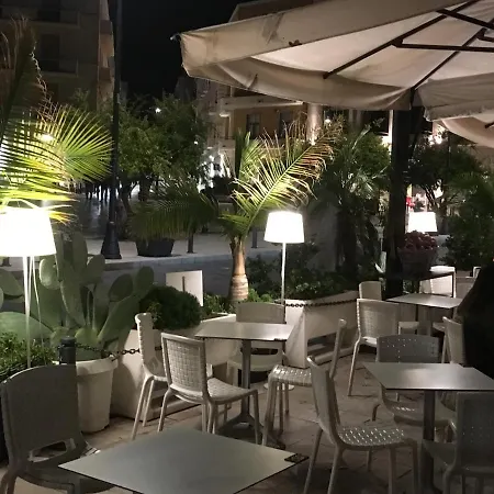Agatocley, Ai Piedi Di Ortigia סירקוזה